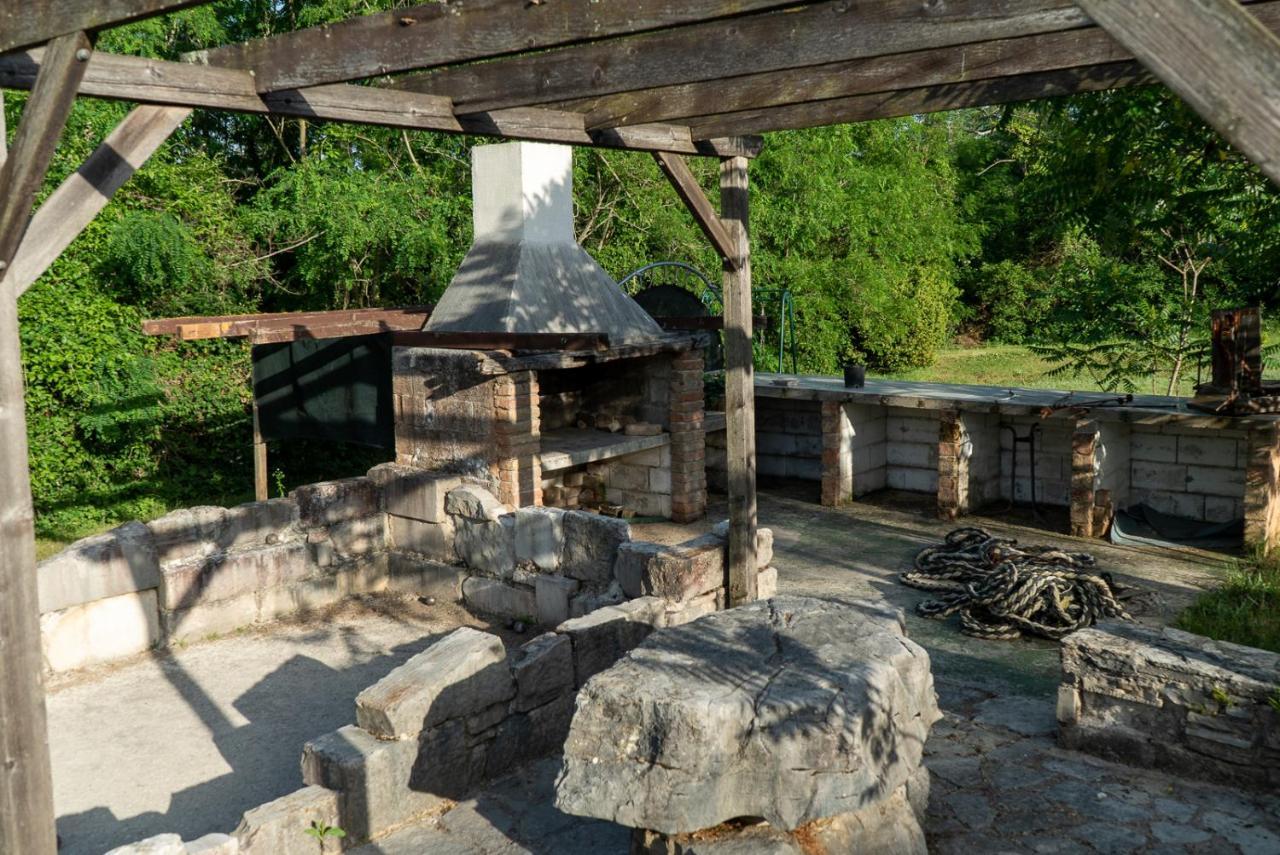 Julijud, Heated Pool, Jacuzzi, Dome And Sauna Brajkovici  Buitenkant foto